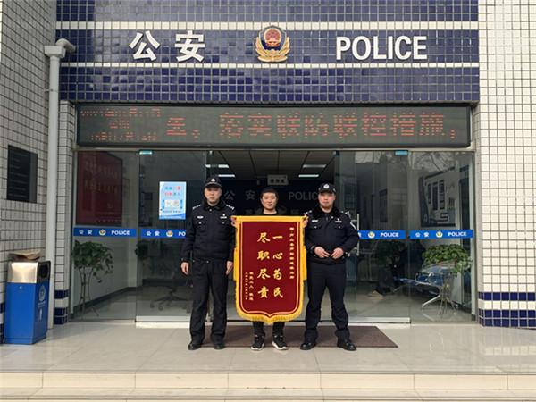 郑州大学王国胜教授，一位教育工作者的坚守与创新