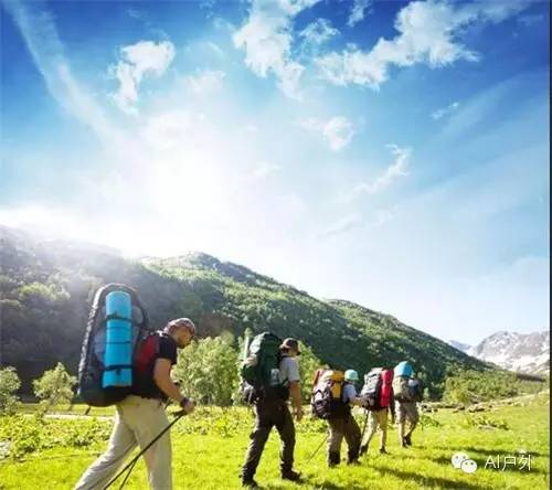 狼迹户外，探索自然的神秘之旅